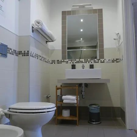 Gialel Konukevi Pisa